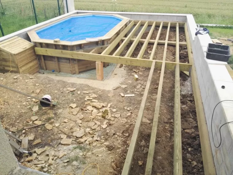 Aménagement terrasse en bois avec jacuzzi, Chablis, R.S. BATI