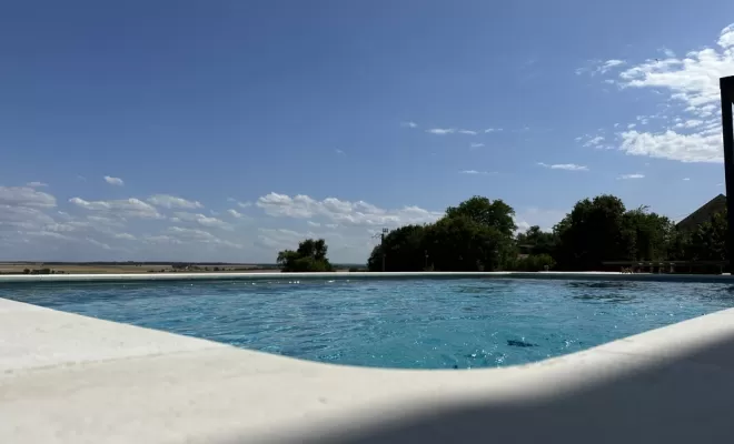 Pisciniste, Chablis, R.S. BATI