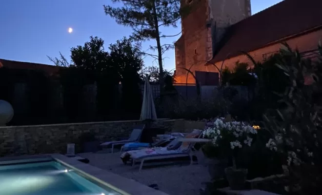 Pisciniste, Chablis, R.S. BATI