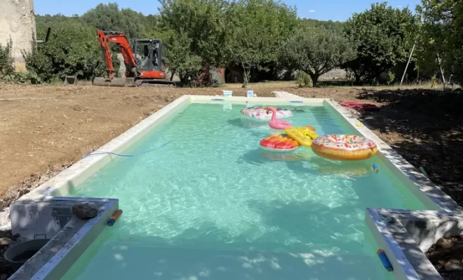 Pose de piscine, Chablis, R.S. BATI
